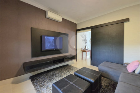 Casa à venda com 3 suítes no condomínio Village Ipanema I, Araçoiaba da Serra - SP