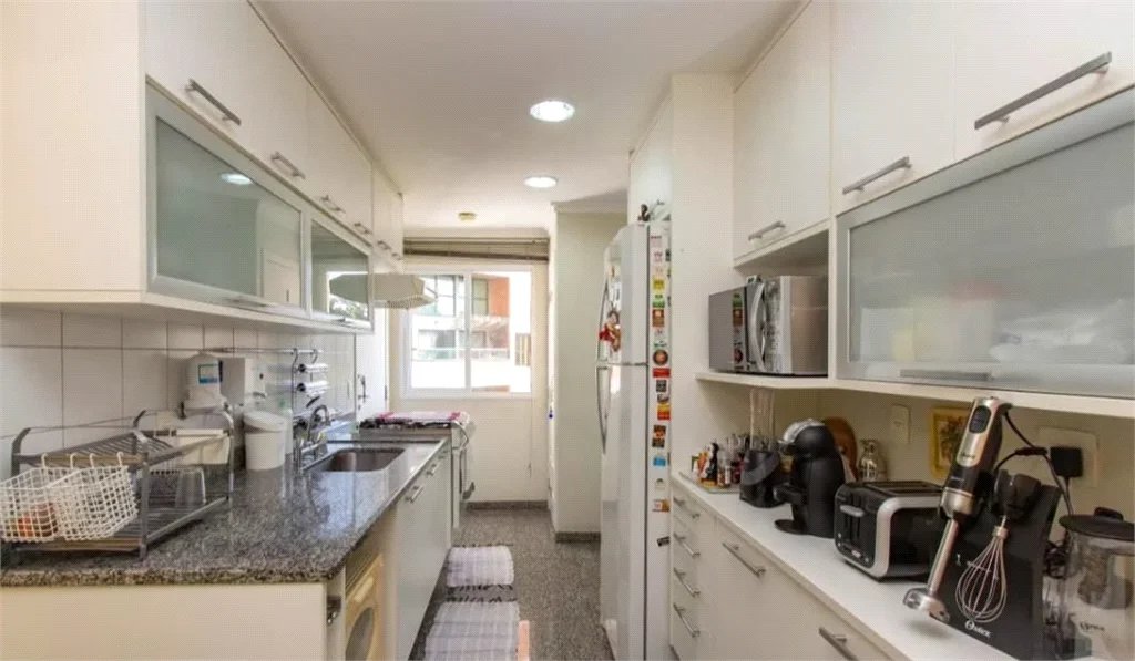 Apartamento à venda com 3 suítes em Paraíso do Morumbi, São Paulo, SP
