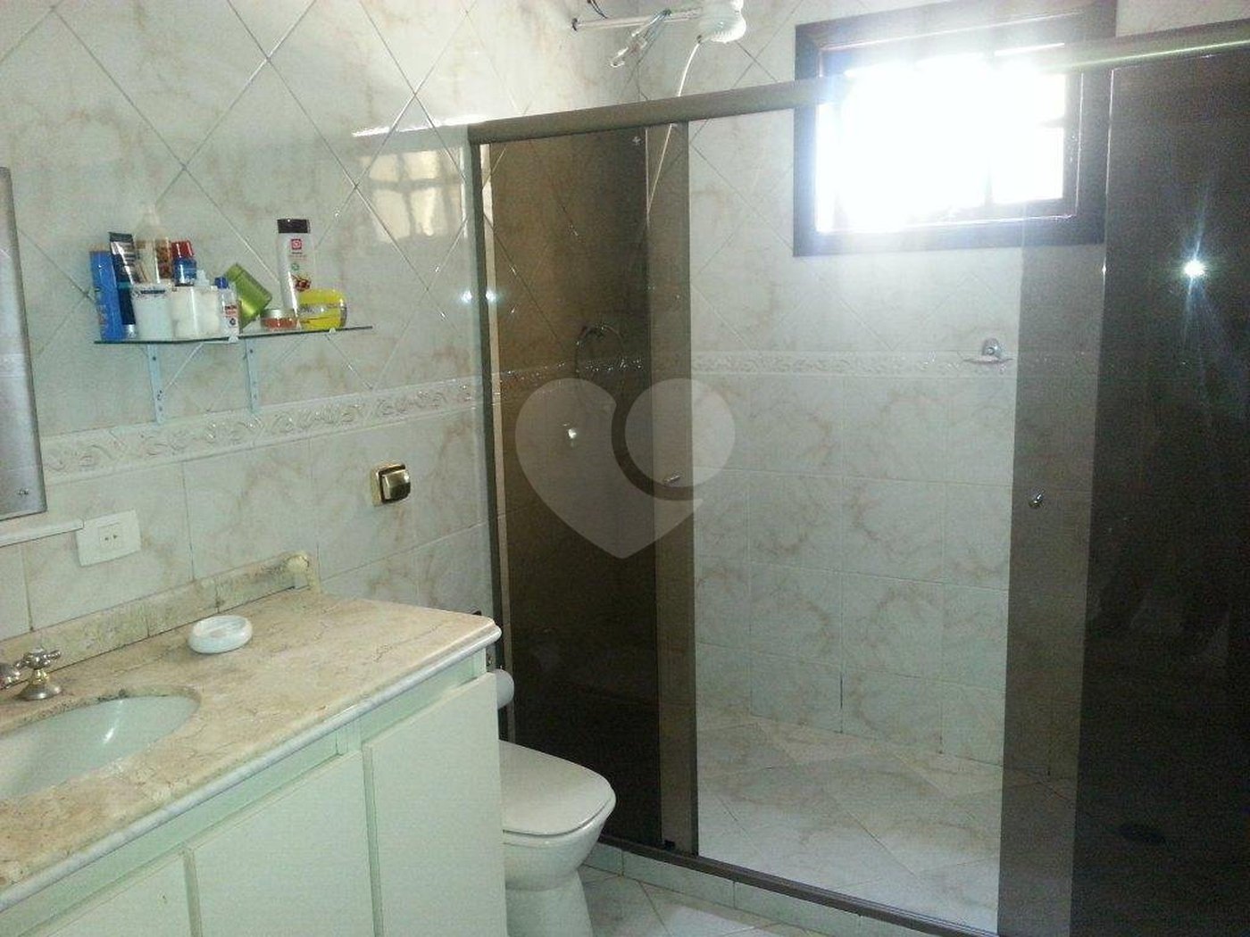 Sobrado à venda ou para alugar com 4 quartos, sendo 1 suíte, em Parada Inglesa, São Paulo, SP