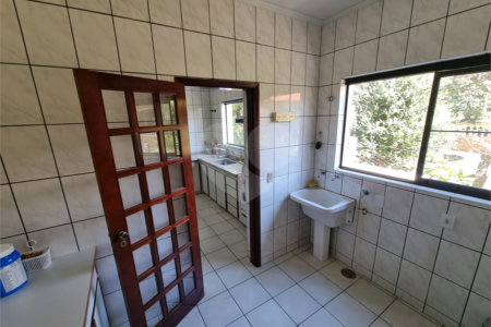 Casa à venda com 4 quartos, sendo 2 suítes, em Bosque, Vinhedo, SP