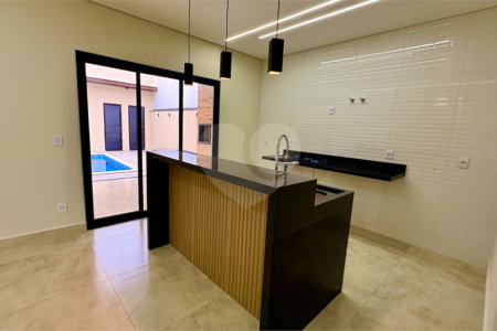 Casa à venda com 3 quartos, sendo 1 suíte, no condomínio Residencial Villagio Wanel, Sorocaba - SP
