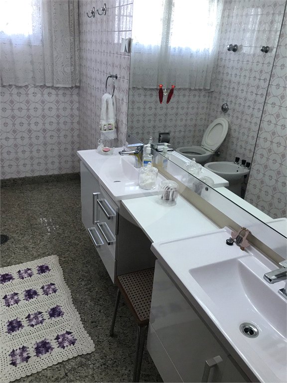 Sobrado à venda com 5 quartos, sendo 1 suíte, em Jardim São Bento, São Paulo, SP