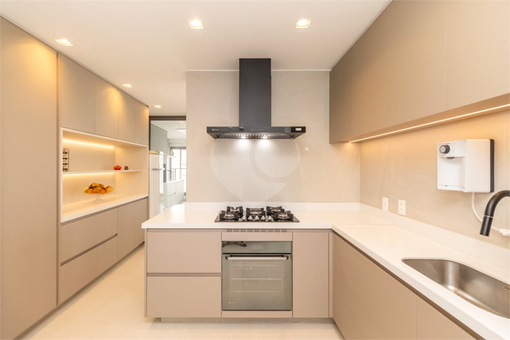 Apartamento à venda com 3 suítes em Campo Belo, São Paulo, SP