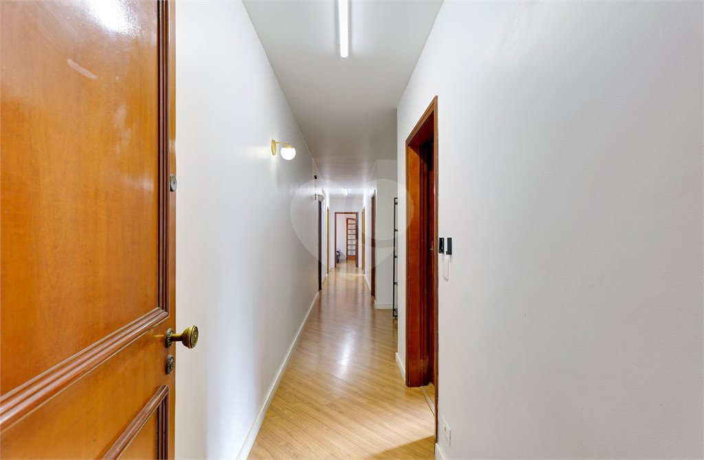 Casa Térrea à venda com 5 quartos, sendo 2 suítes, em Alto da Boa Vista, São Paulo, SP