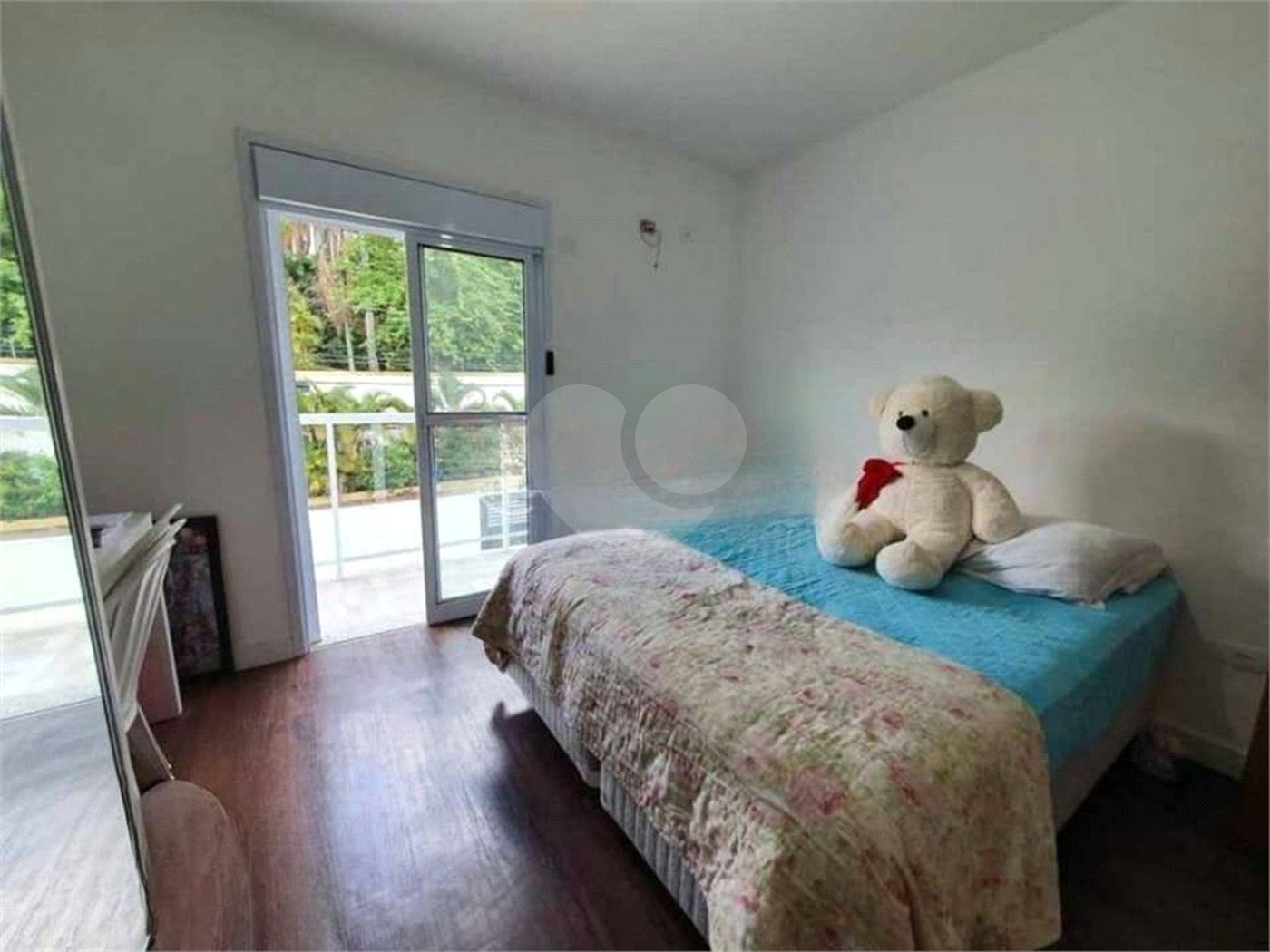Sobrado à venda com 4 quartos, sendo 3 suítes, em Tremembé, São Paulo, SP