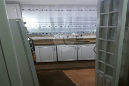Casa à venda com 3 quartos, sendo 1 suíte,  no condomínio Alameda do Eucaliptos, São Paulo - SP