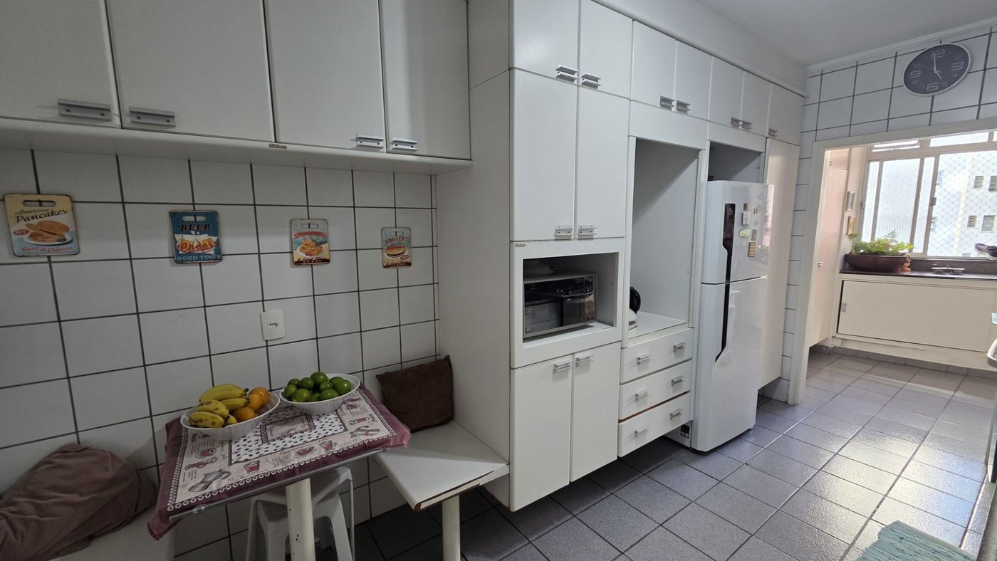Apartamento com 3 dormitórios à venda, 187 m² por R$ 1.350.000,00 - Gonzaga - Santos/SP