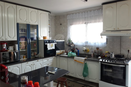 Sobrado à venda com 3 quartos, sendo 1 suíte,  em Jardim Oriental, São Paulo, SP