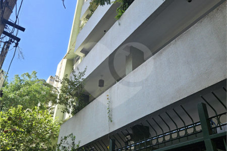 Apartamento à venda com 3 quartos, sendo 1 suíte,  em Itaim Bibi, São Paulo, SP