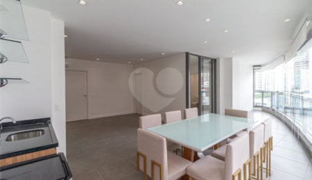 Apartamento para alugar com 2 suítes em Vila Olímpia, São Paulo, SP