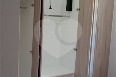 Casa à venda com 3 suítes no condomínio Picollo, Louveira - SP
