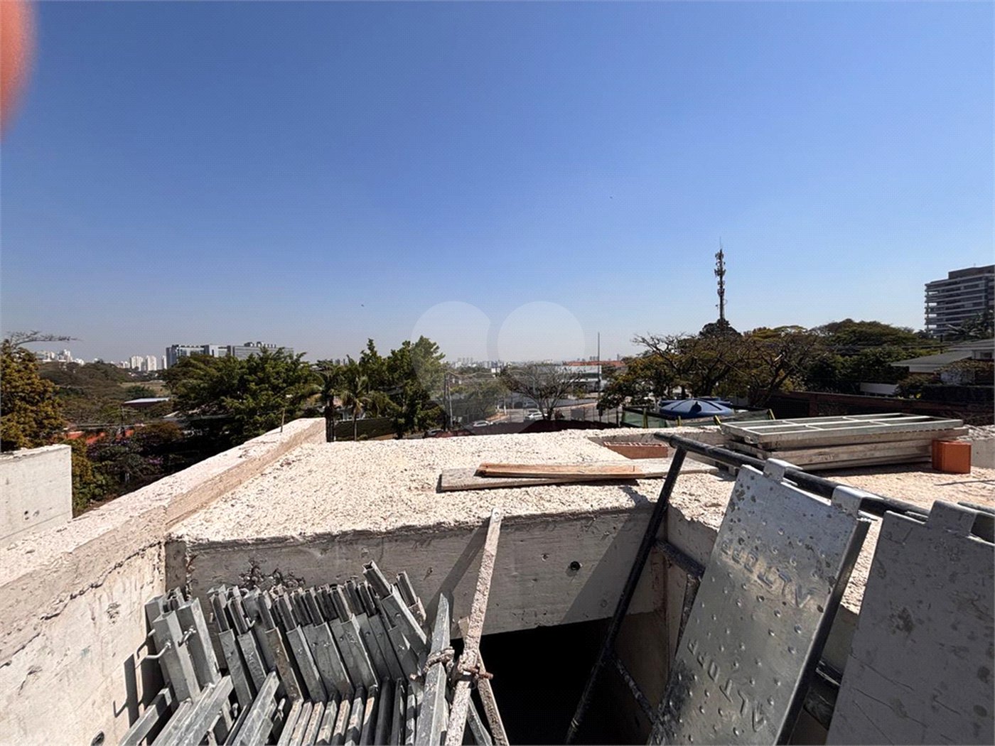 Casa à venda com 4 suítes no condomínio Casa Jardim Paineiras, São Paulo - SP