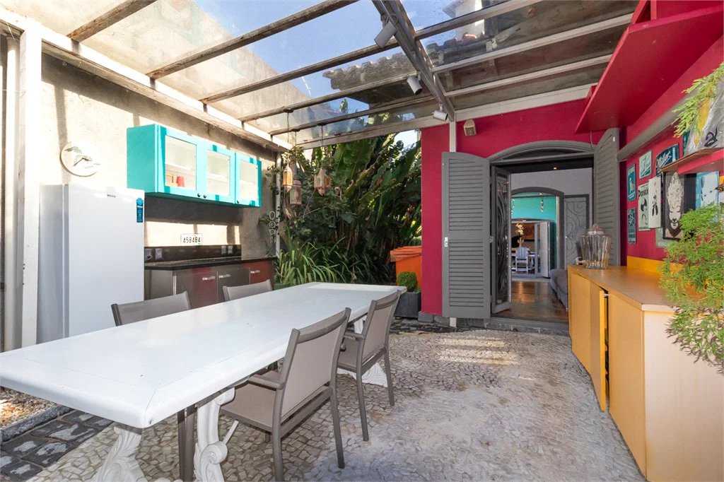 Casa à venda ou para alugar com 3 quartos, sendo 1 suíte, em Butantã, São Paulo, SP