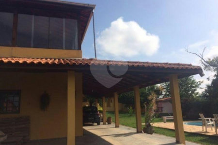 Casa à venda com 6 quartos, sendo 4 suítes, no condomínio Cond Riacho Fundo, Araçoiaba da Serra - SP