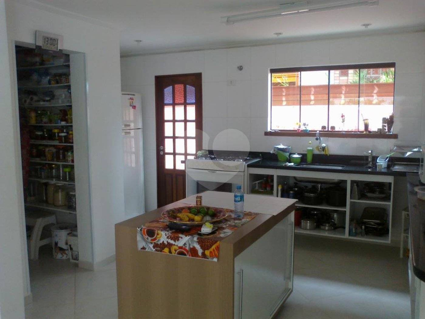 Sobrado à venda com 5 suítes em Enseada, Bertioga, SP