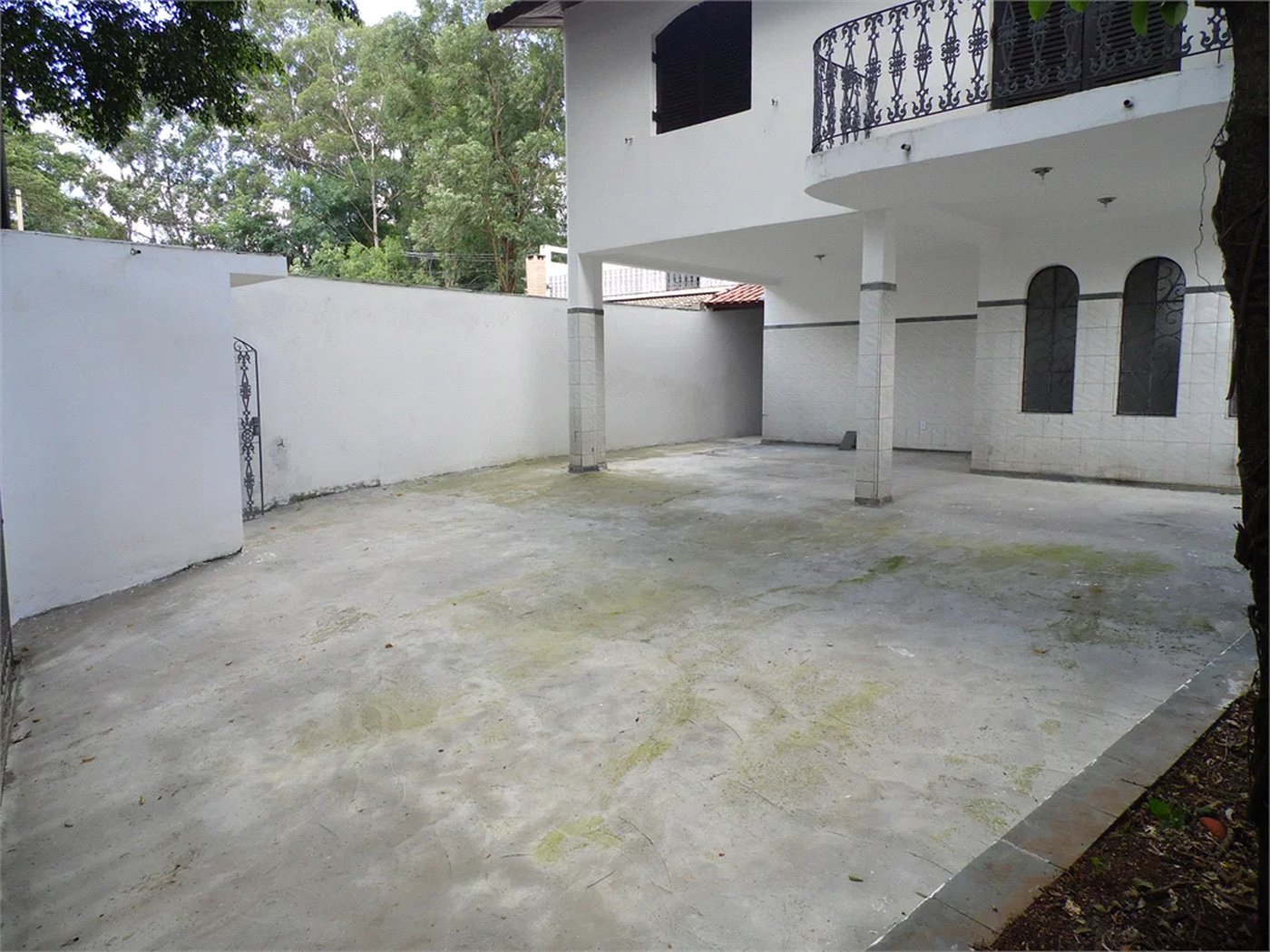 Casa à venda com 5 quartos, sendo 3 suítes, em Vila São Francisco, São Paulo, SP