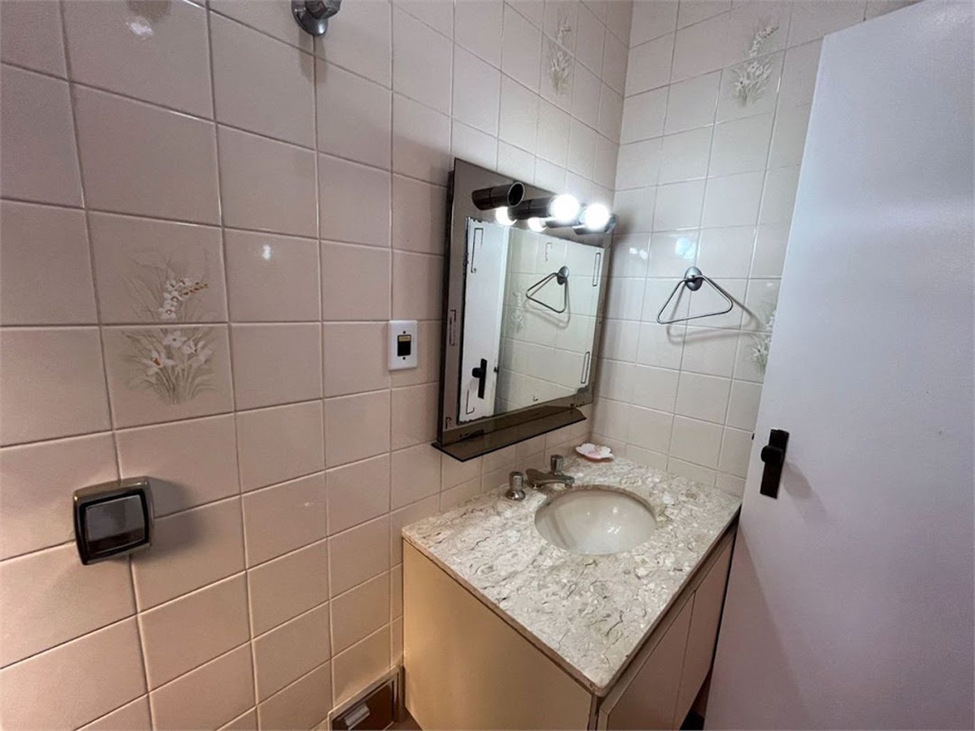 Apartamento Residencial à venda, Jardim Três Marias, Guarujá - AP0583.