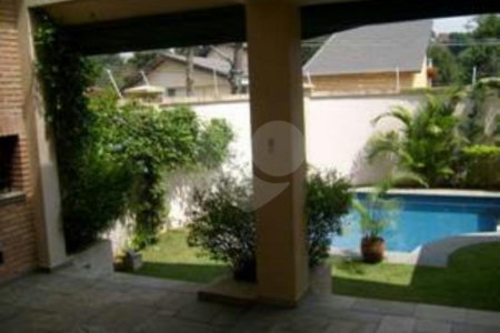 Casa à venda ou para alugar com 4 suítes no condomínio Vilaggio Monte Alegre, São Paulo - SP