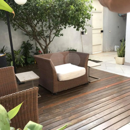 Sobrado à venda com 4 suítes em Vila Oliveira, Mogi das Cruzes, SP