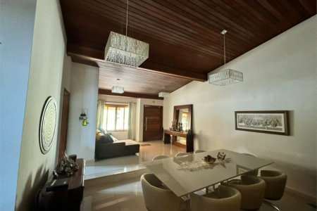 Casa à venda com 3 quartos, sendo 1 suíte, no condomínio Residencial Jardim das Flores 1510, Cotia - SP