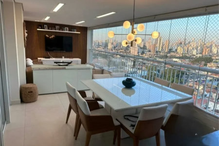 Aptº venda Mooca, 149m², andar alto, 4 dorms, 3 suítes, 2 vagas, varanda gourmet, ar condicionado.