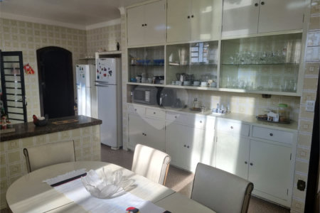 Casa comercial para locação no Centro