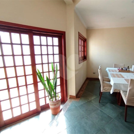 Casa à venda com 5 quartos, sendo 1 suíte, no condomínio Constantino Mattucci, Sorocaba - SP
