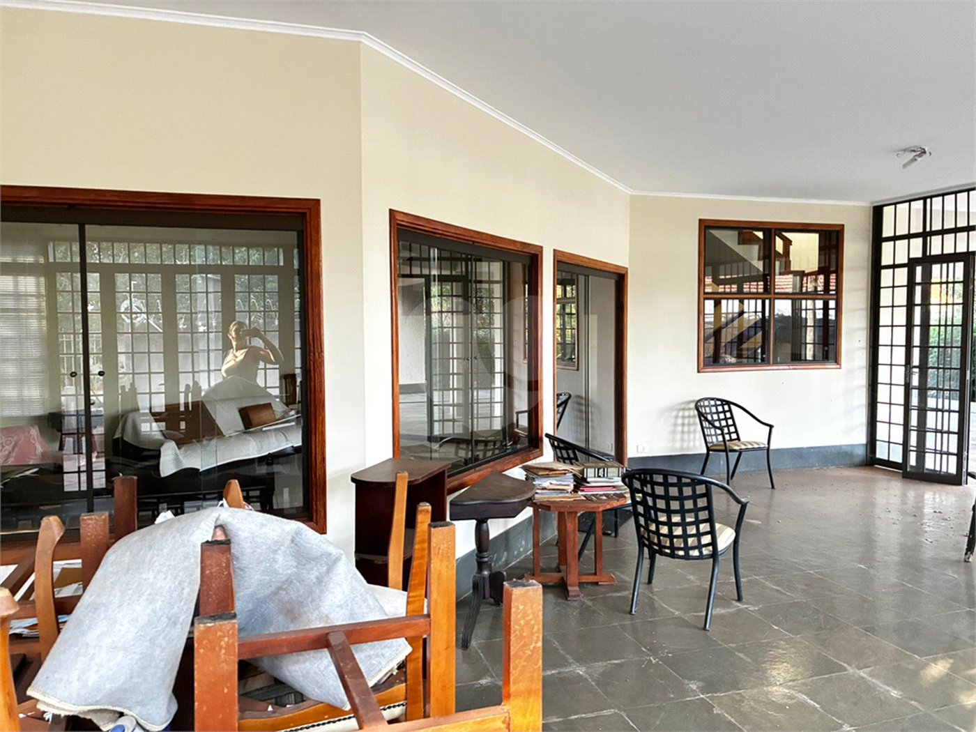 Sobrado para alugar com 4 quartos, sendo 2 suítes,  no Centro, Três Lagoas, MS