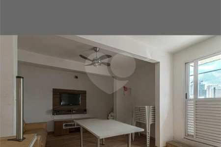 Apartamento à venda com 3 quartos, sendo 1 suíte,  em Aclimação, São Paulo, SP