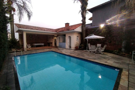 Sobrado à venda com 4 quartos, sendo 2 suítes, em Vila Paulicéia, São Paulo, SP