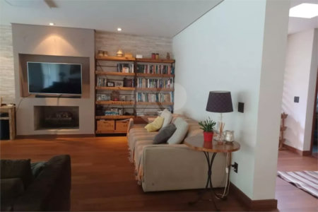 Casa Térrea à venda com 3 suítes em Alto da Boa Vista, São Paulo, SP
