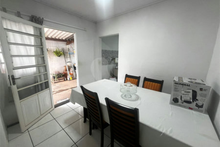 Casa à venda com 2 quartos em Vila Camarão, Itapetininga, SP