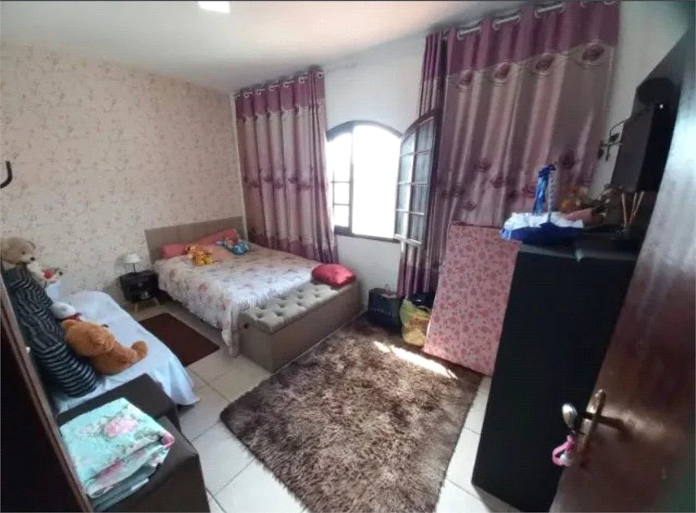 Sobrado à venda com 4 quartos, sendo 1 suíte, em Santo Antônio, Osasco, SP