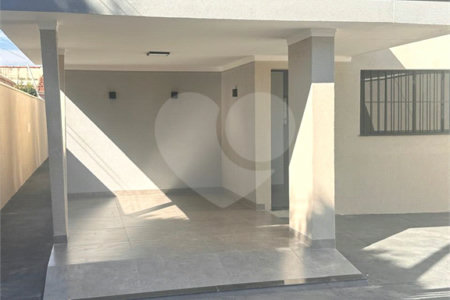 Casa à venda com 4 quartos em Vila Cidade Industrial (vila Xavier), Araraquara, SP