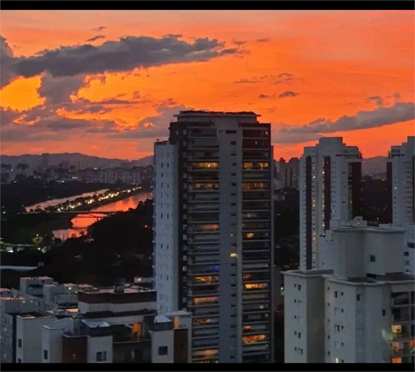 Apartamento à venda com 2 quartos, sendo 1 suíte, em Pinheiros, São Paulo, SP