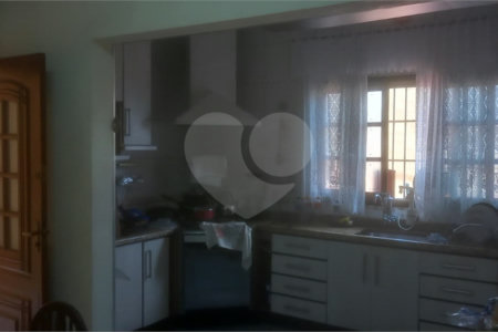 Casa à venda com 3 quartos, sendo 1 suíte,  em Vila Augusta, Guarulhos, SP