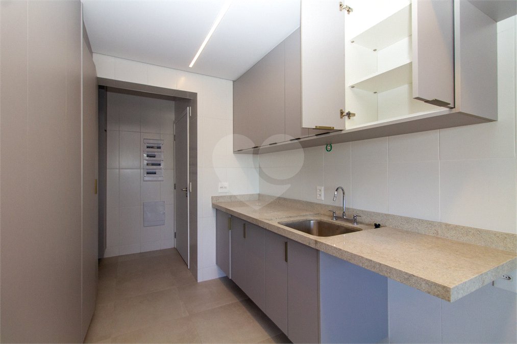 Apartamento à venda ou para alugar com 3 suítes em Jardim Morumbi, São Paulo, SP