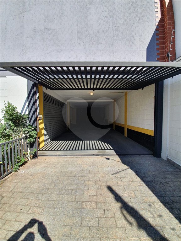 Casa à venda com 3 quartos, sendo 1 suíte, no condomínio Res Azaléias, São Paulo - SP