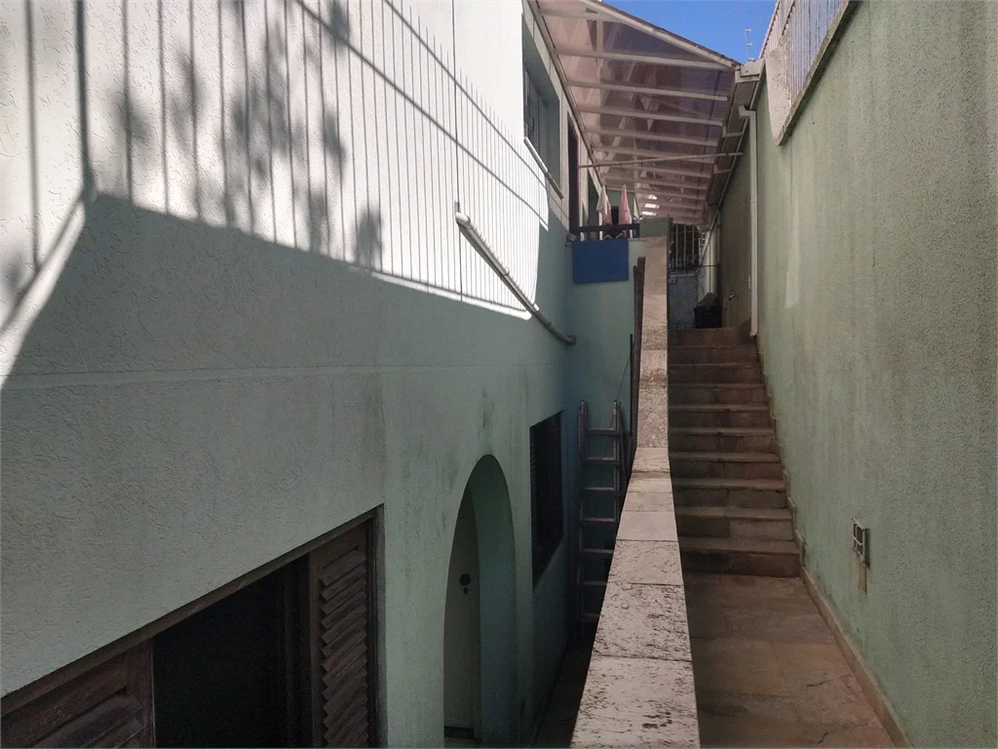 Sobrado à venda com 4 quartos, sendo 1 suíte,  em Parque dos Príncipes, São Paulo, SP