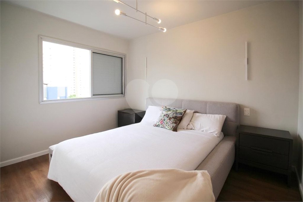 Apartamento à venda com 2 quartos, sendo 1 suíte,  em Vila Olímpia, São Paulo, SP