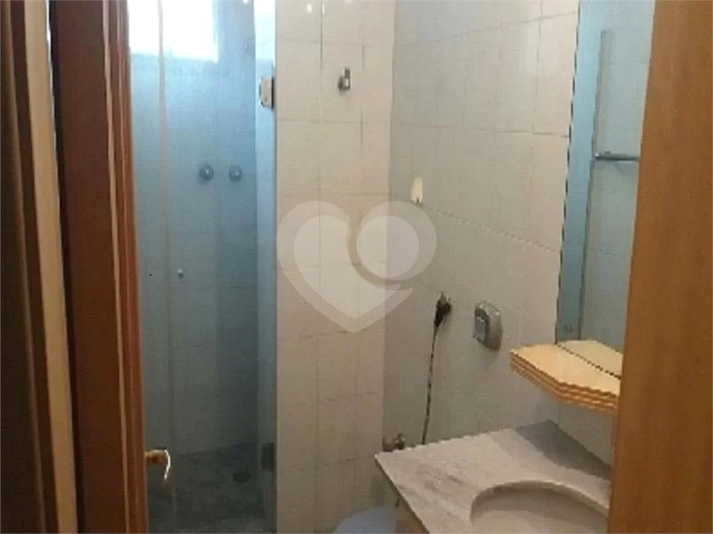 Apartamento 192m² à venda na Aclimação com 3 suítes e 3 vagas.
