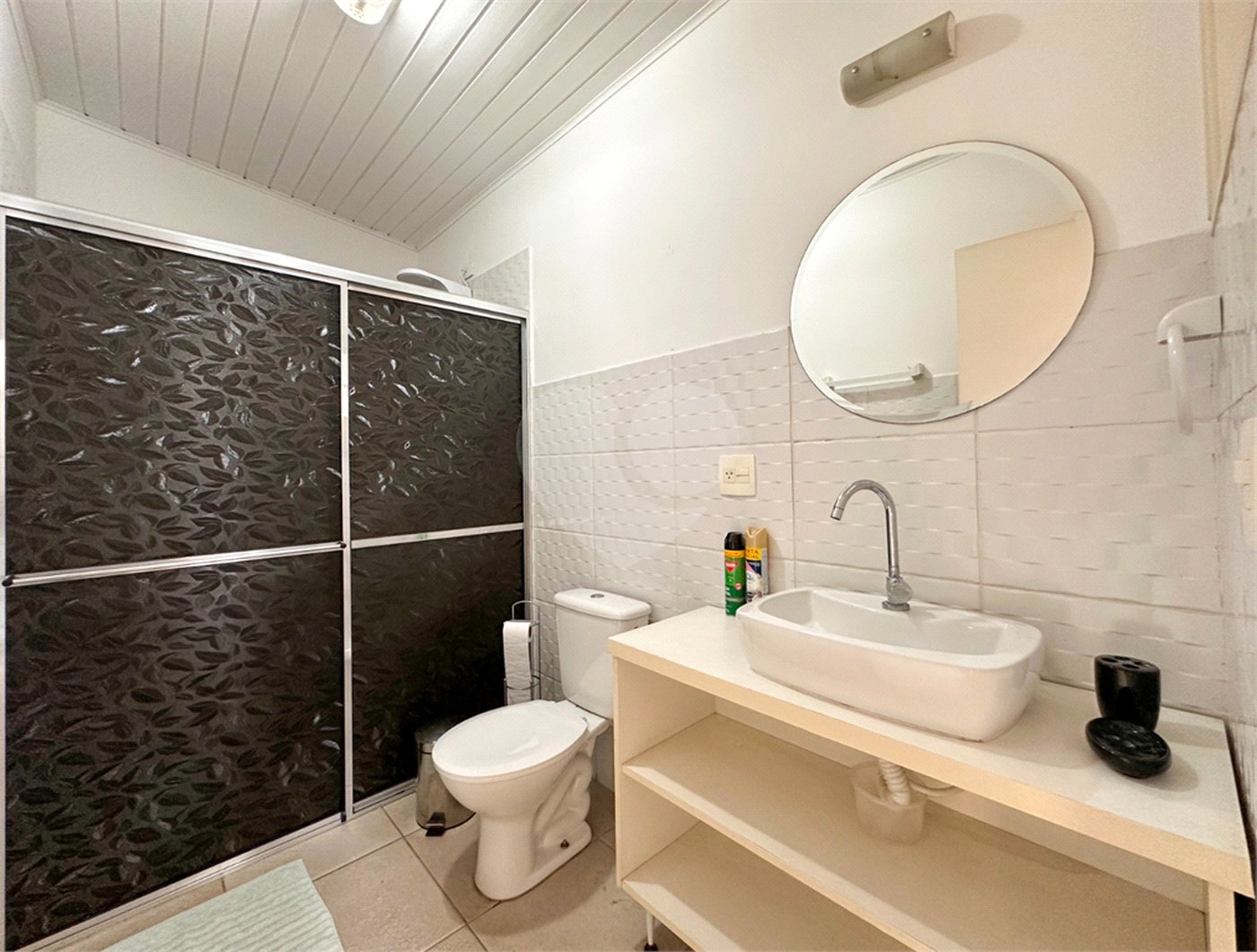 Casa à venda com 3 quartos, sendo 1 suíte,  no condomínio Barão do Triunfo, São Paulo - SP