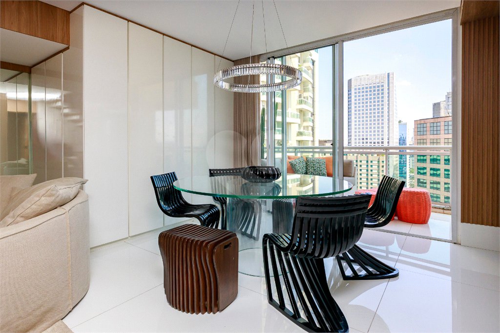 Apartamento à venda com 3 suítes em Cidade Monções, São Paulo, SP
