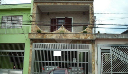 Sobrado à venda com 4 quartos, sendo 1 suíte,  em Parque Edu Chaves, São Paulo, SP
