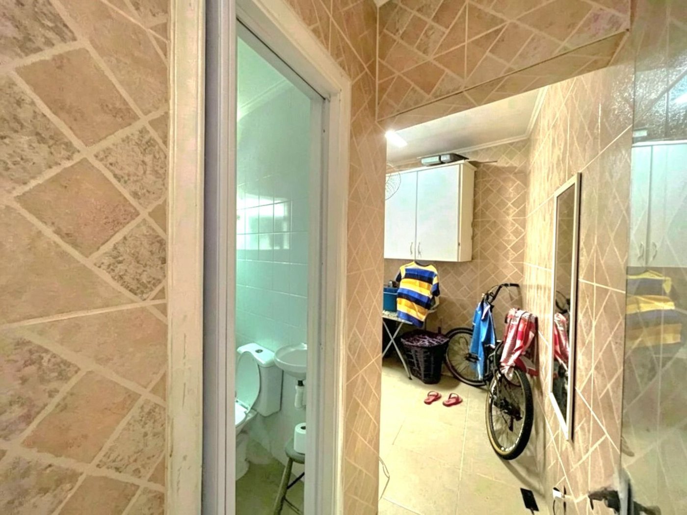 Casa com 3 dormitórios à venda, 210 m² por R$ 1.200.000,00 - Encruzilhada - Santos/SP