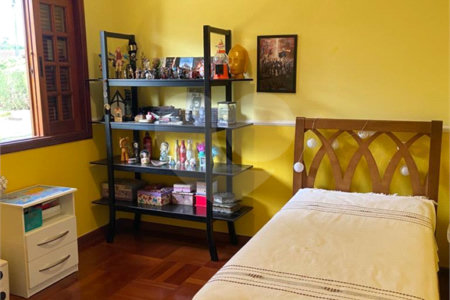 Casa à venda com 4 quartos, sendo 2 suítes, no condomínio Monte Belo, Salto - SP