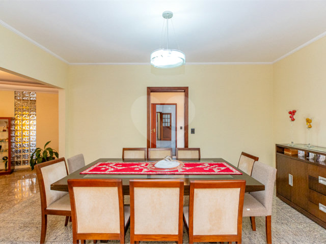 Casa à venda com 5 quartos, sendo 3 suítes,  no condomínio Residencial Morumbi, São Paulo - SP