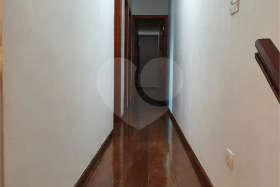 Sobrado à venda com 4 quartos, sendo 2 suítes, em Tremembé, São Paulo, SP