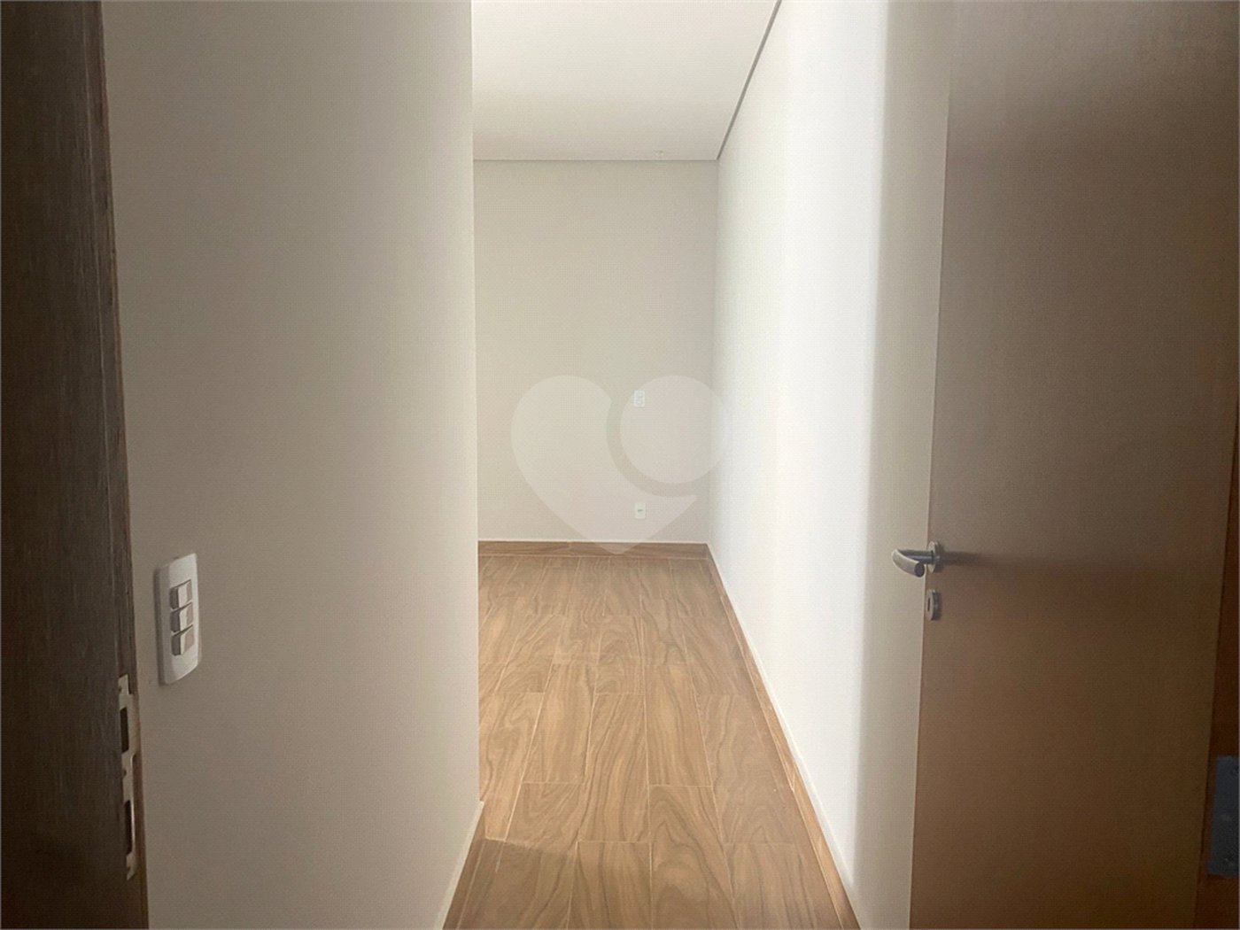 Casa à venda com 3 suítes no condomínio Condomíno Helena Maria, Sorocaba - SP