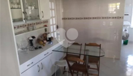 Casa à venda com 4 suítes no condomínio Suíça da Cantareira, Mairiporã - SP